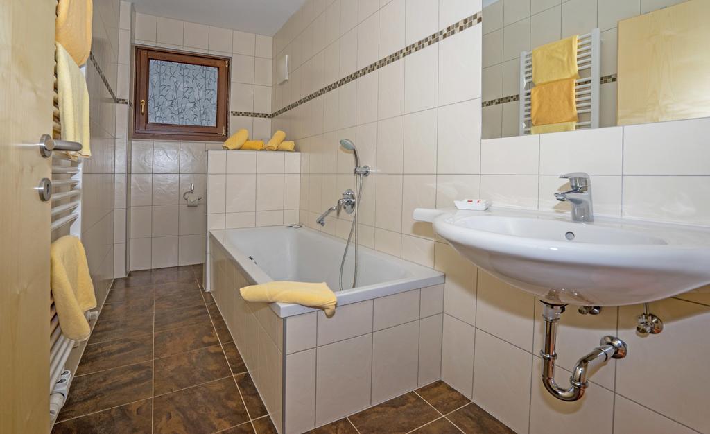 Hotel Haus Stampfer Weissensee Habitación foto