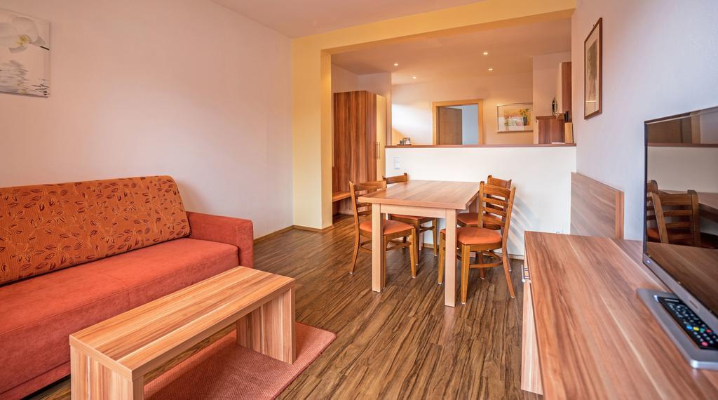 Hotel Haus Stampfer Weissensee Habitación foto